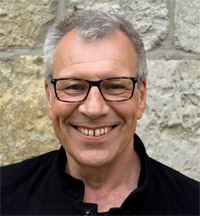 Prof. Dr. J�rg Martens